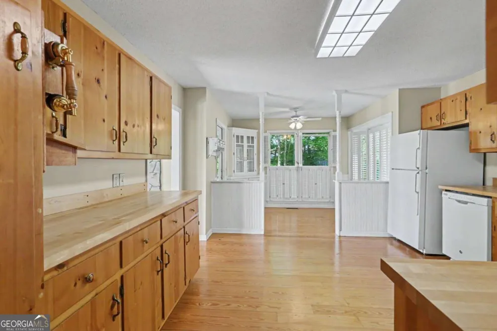 734 Long Laurel Ridge DR Lakemont, GA 30552