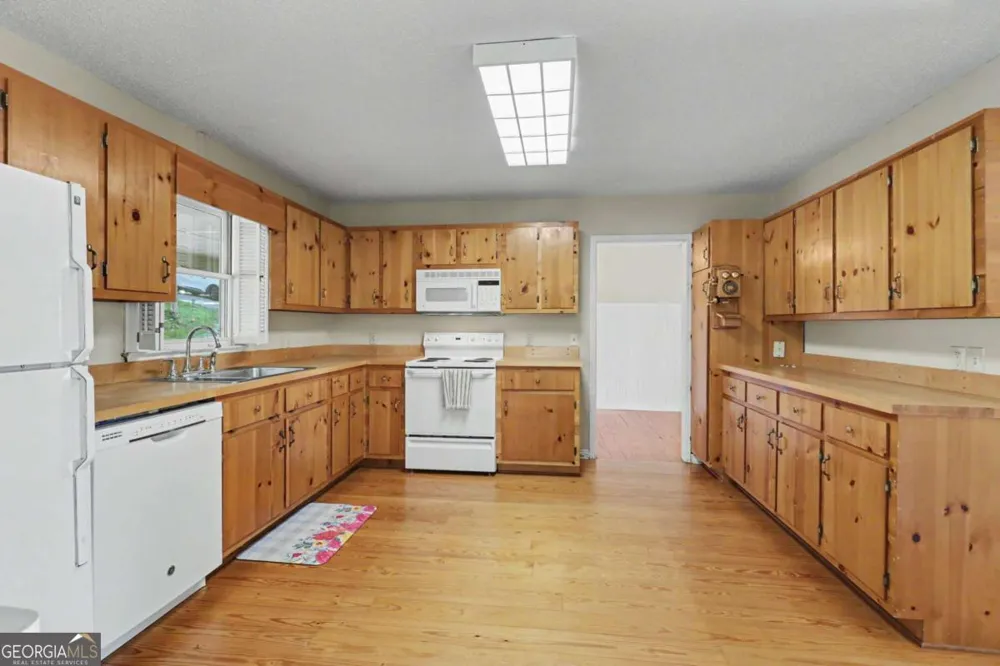 734 Long Laurel Ridge DR Lakemont, GA 30552
