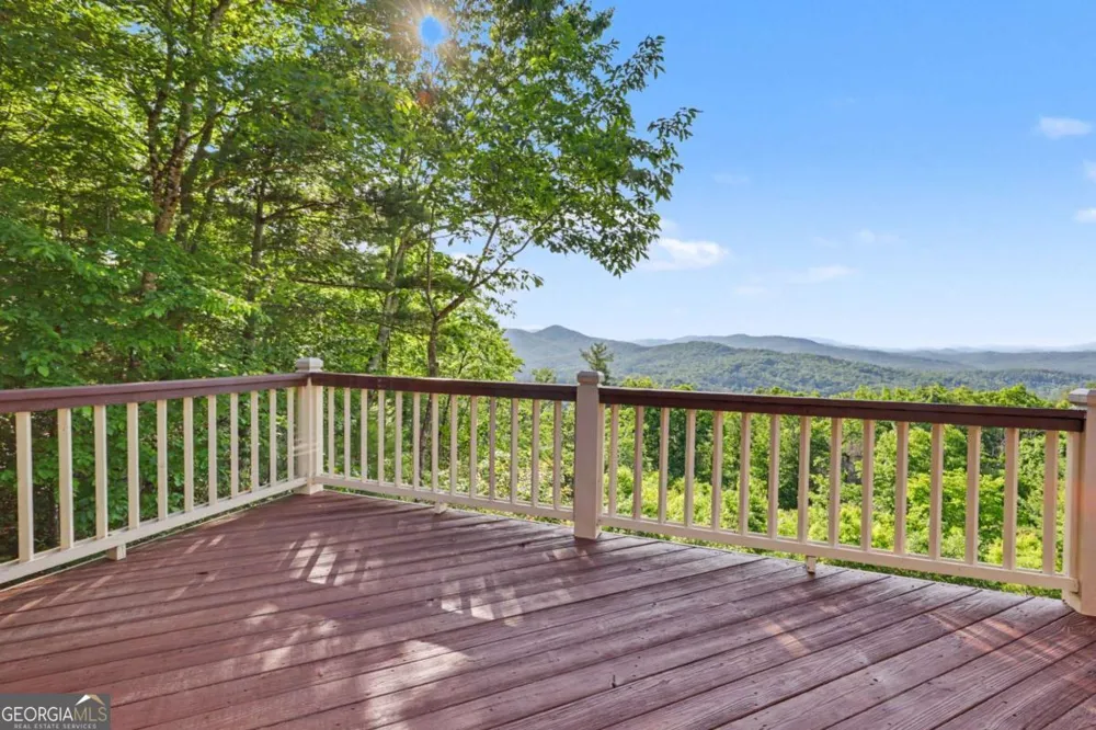 734 Long Laurel Ridge DR Lakemont, GA 30552