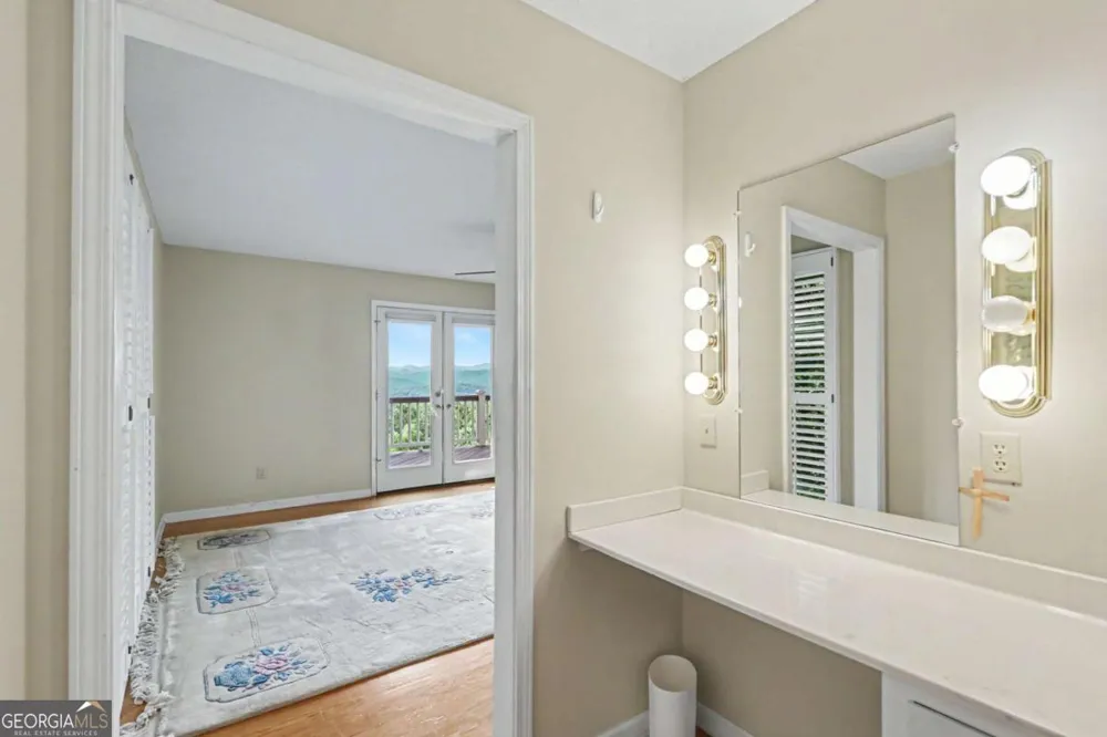734 Long Laurel Ridge DR Lakemont, GA 30552