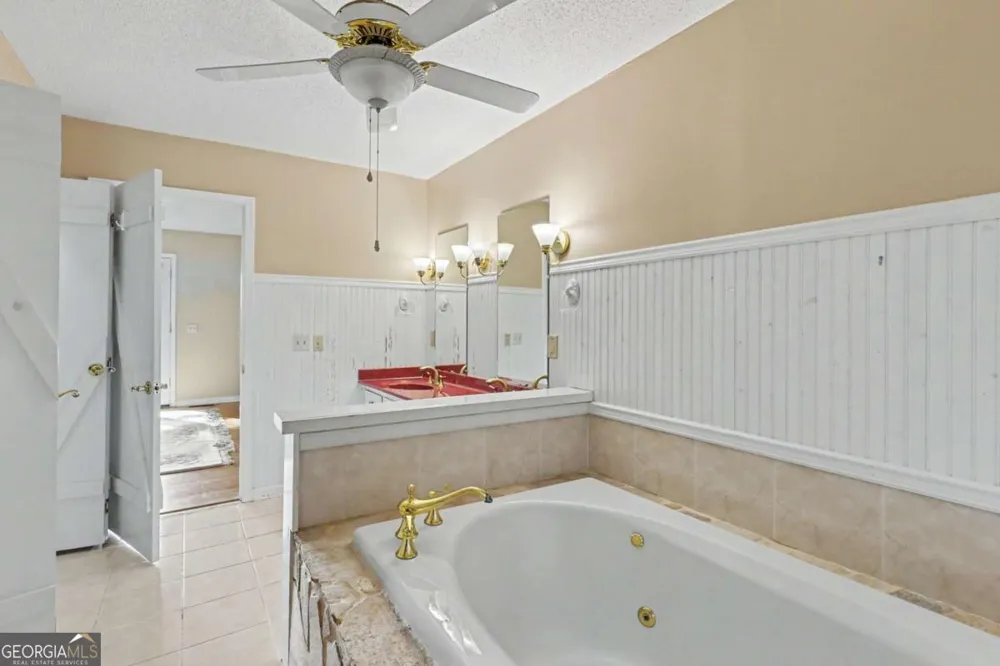 734 Long Laurel Ridge DR Lakemont, GA 30552