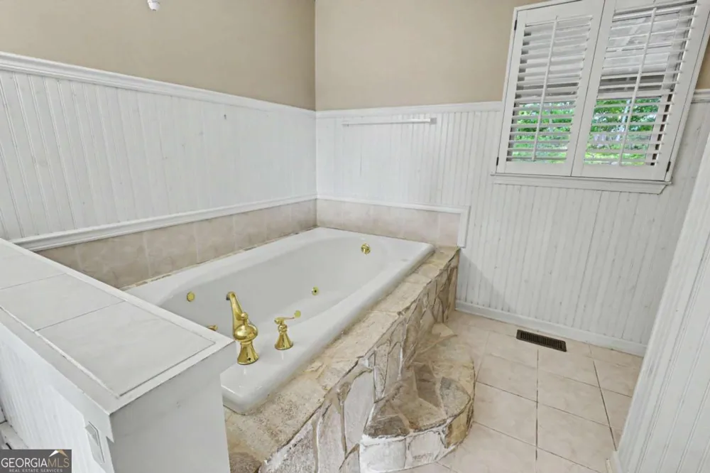 734 Long Laurel Ridge DR Lakemont, GA 30552