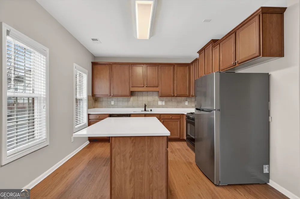 1186 Lake Point WAY Suwanee, GA 30024