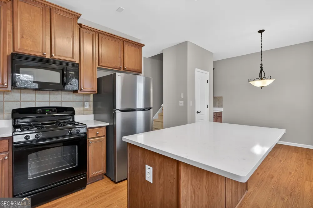 1186 Lake Point WAY Suwanee, GA 30024