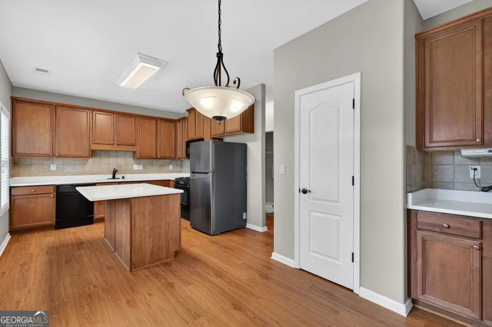 1186 Lake Point WAY Suwanee, GA 30024