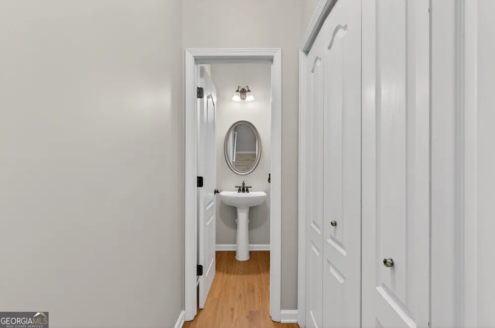 1186 Lake Point WAY Suwanee, GA 30024