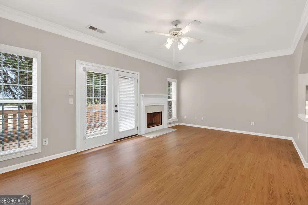 1186 Lake Point WAY Suwanee, GA 30024