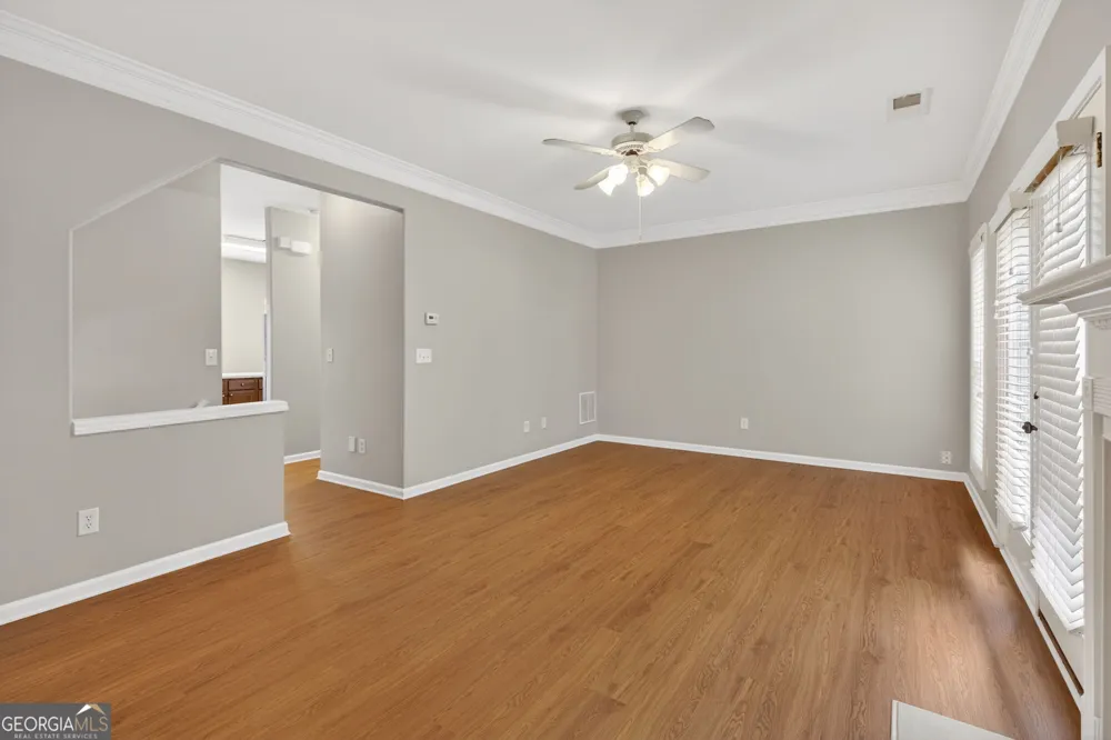1186 Lake Point WAY Suwanee, GA 30024