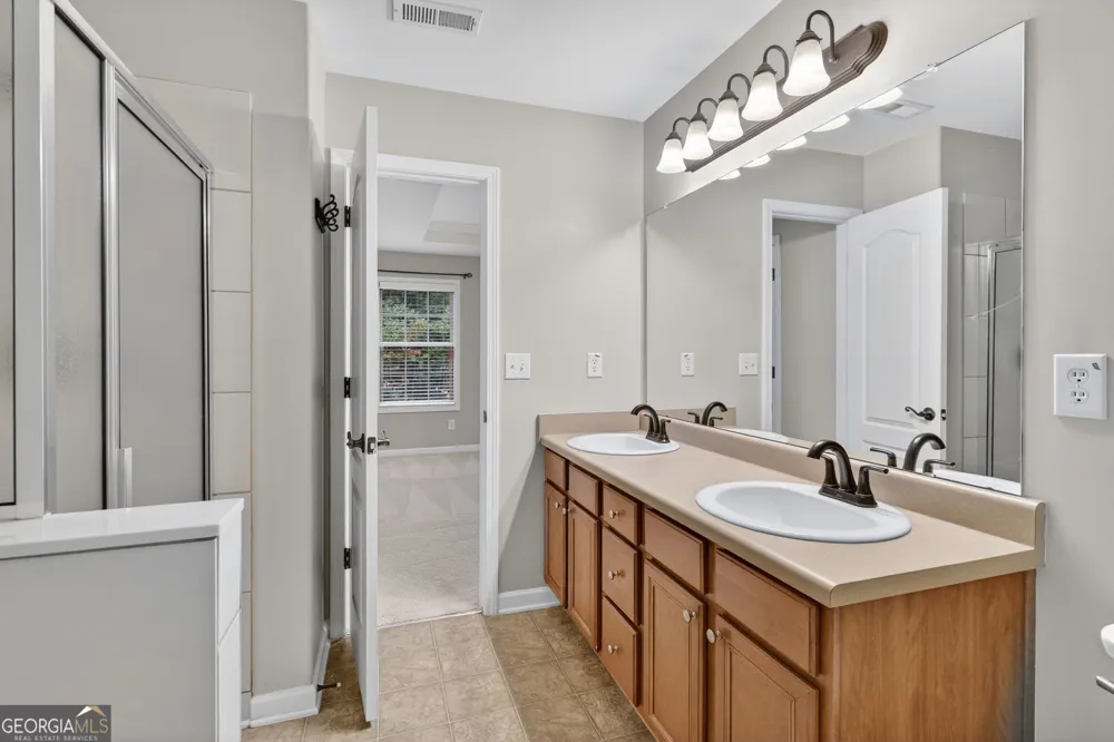 1186 Lake Point WAY Suwanee, GA 30024