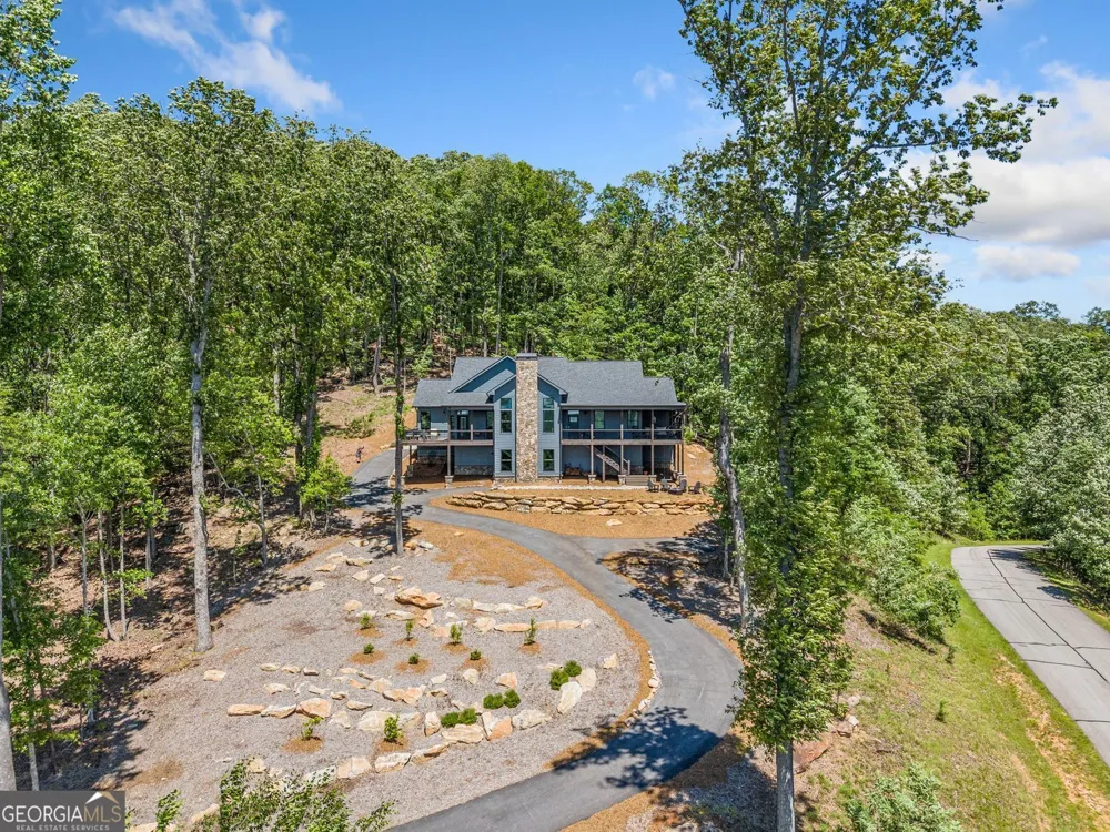 77 North Shore DR Cleveland, GA 30528