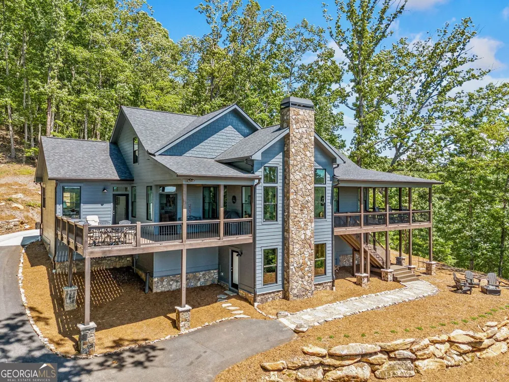77 North Shore DR Cleveland, GA 30528