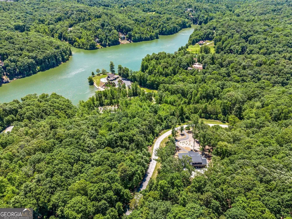 77 North Shore DR Cleveland, GA 30528