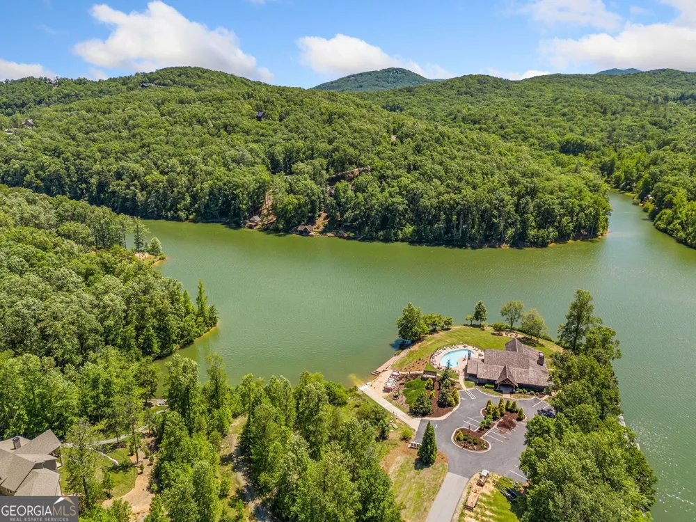 77 North Shore DR Cleveland, GA 30528