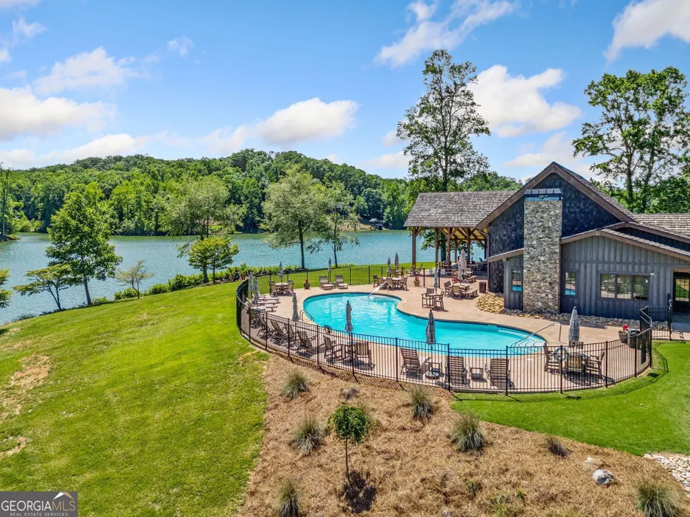 77 North Shore DR Cleveland, GA 30528