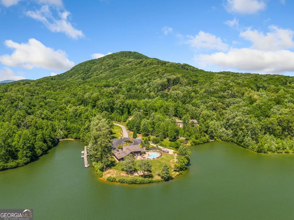 77 North Shore DR Cleveland, GA 30528