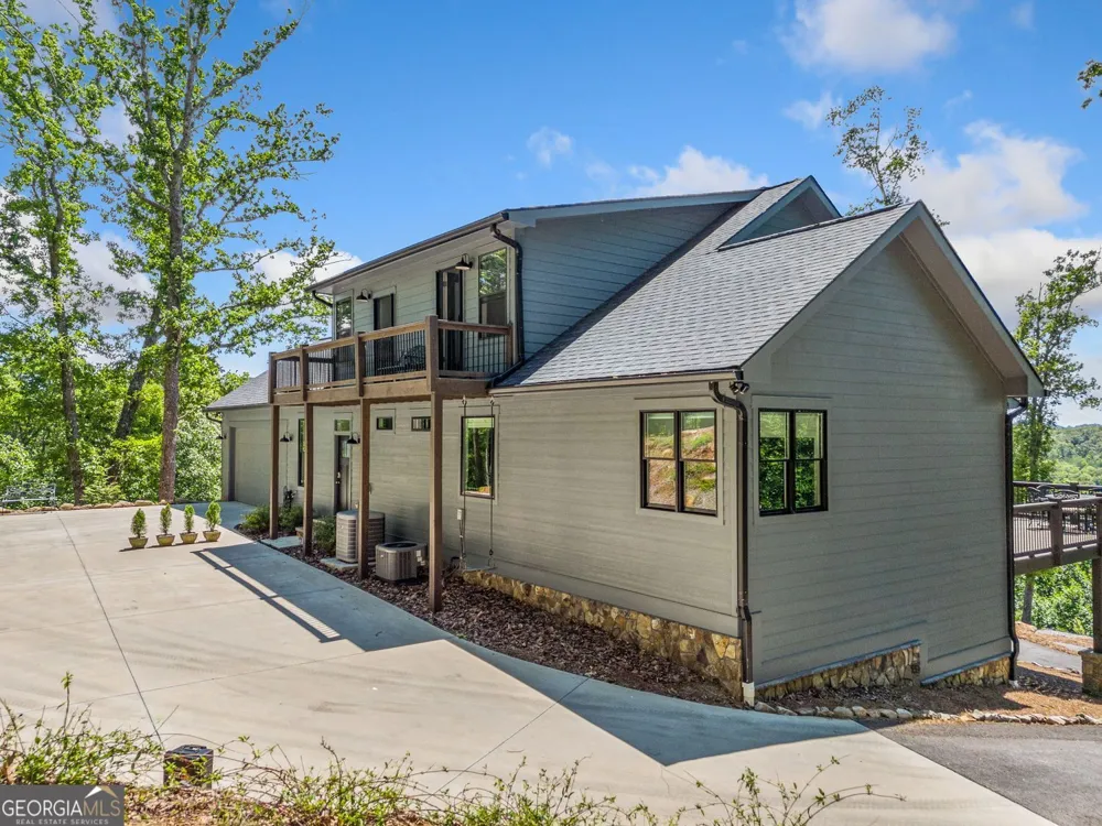 77 North Shore DR Cleveland, GA 30528