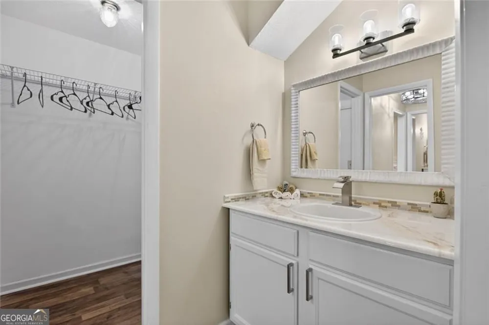 106 Pickett CT Warner Robins, GA 31093