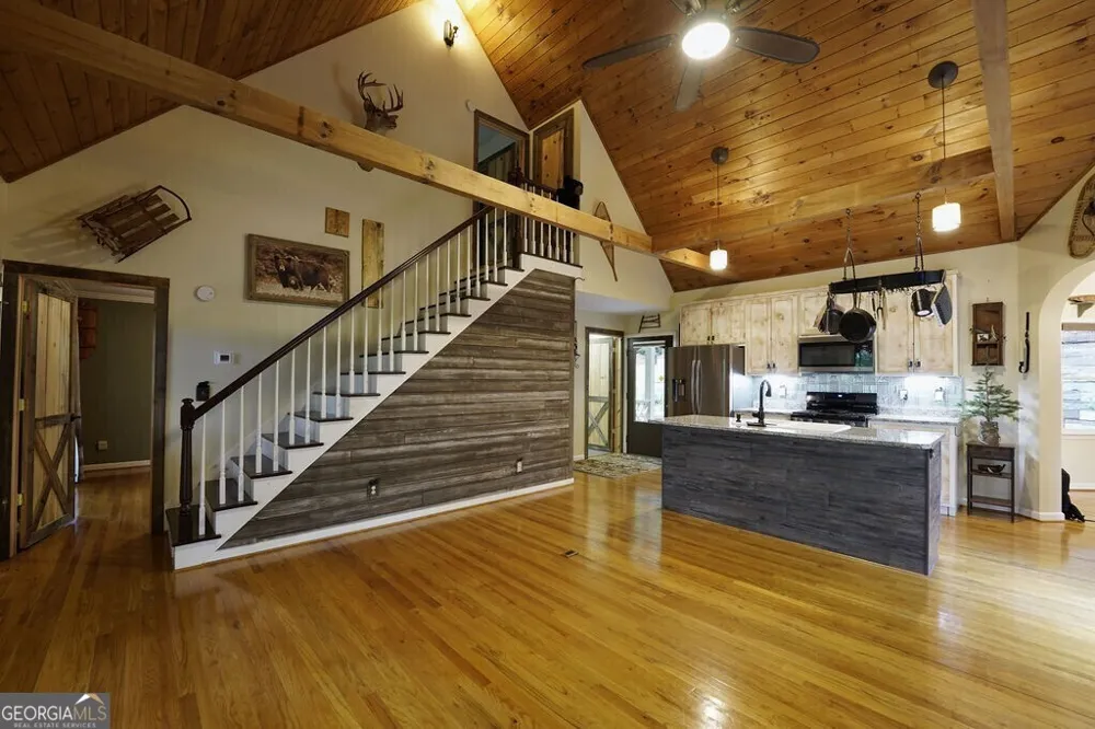 165 Amelia LN Blue Ridge, GA 30513
