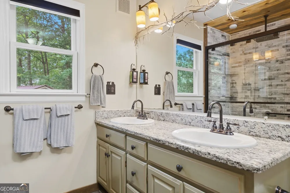 165 Amelia LN Blue Ridge, GA 30513