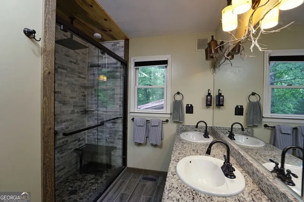 165 Amelia LN Blue Ridge, GA 30513