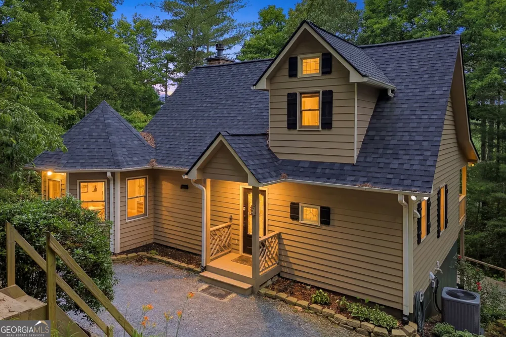 165 Amelia LN Blue Ridge, GA 30513