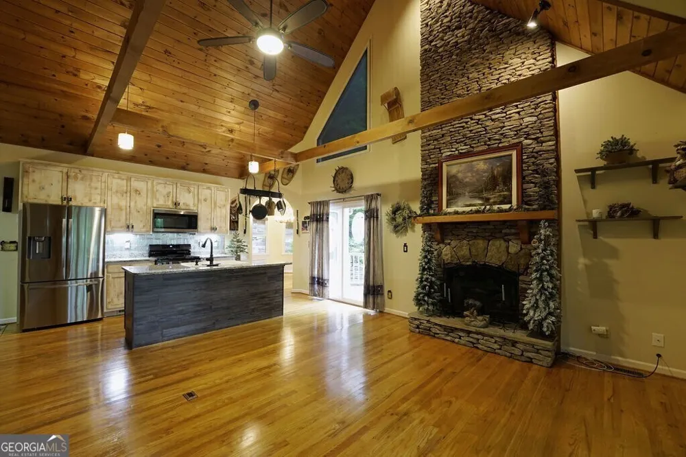 165 Amelia LN Blue Ridge, GA 30513
