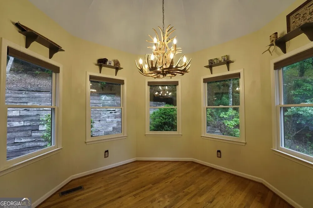 165 Amelia LN Blue Ridge, GA 30513