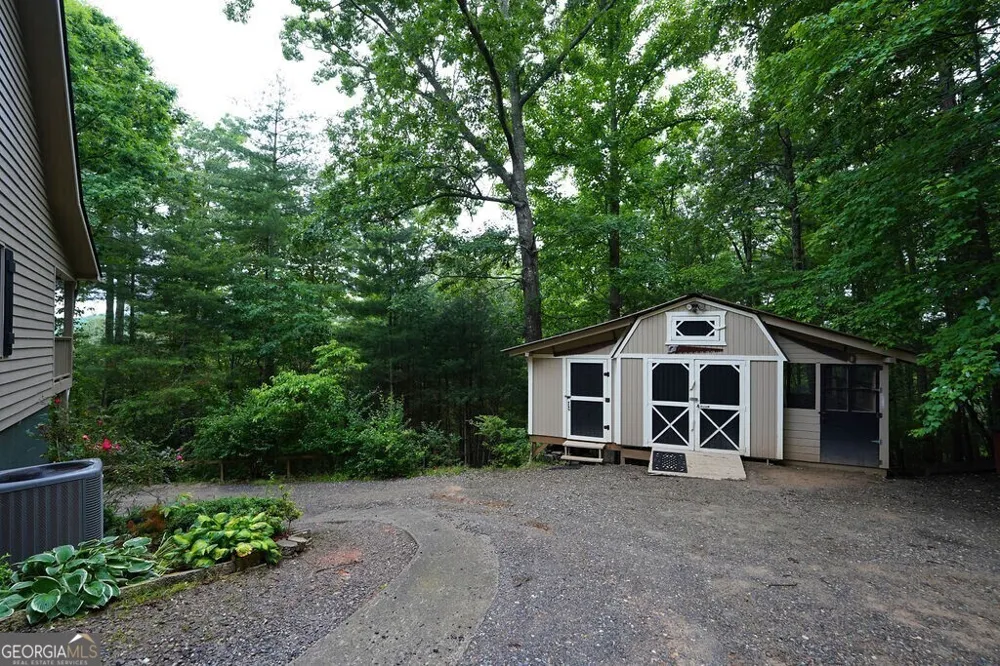 165 Amelia LN Blue Ridge, GA 30513