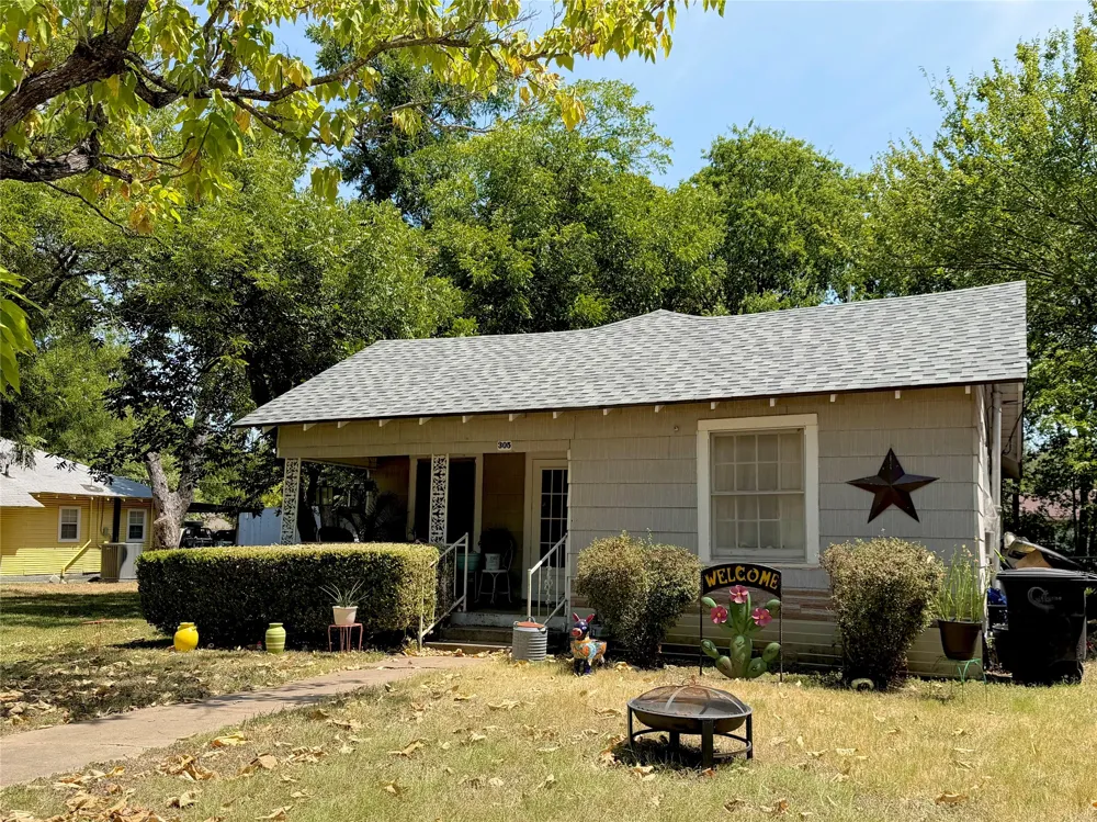 305 Williams Avenue Cleburne, TX 76033