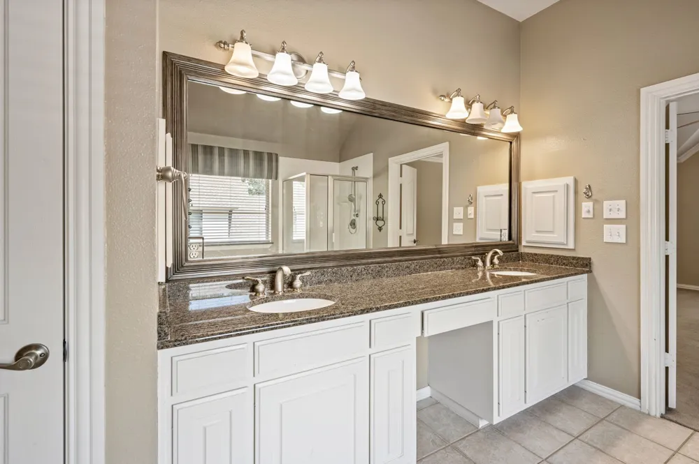 3316 Lexington Avenue Grapevine, TX 76051