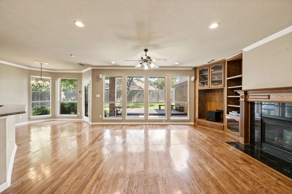 3316 Lexington Avenue Grapevine, TX 76051
