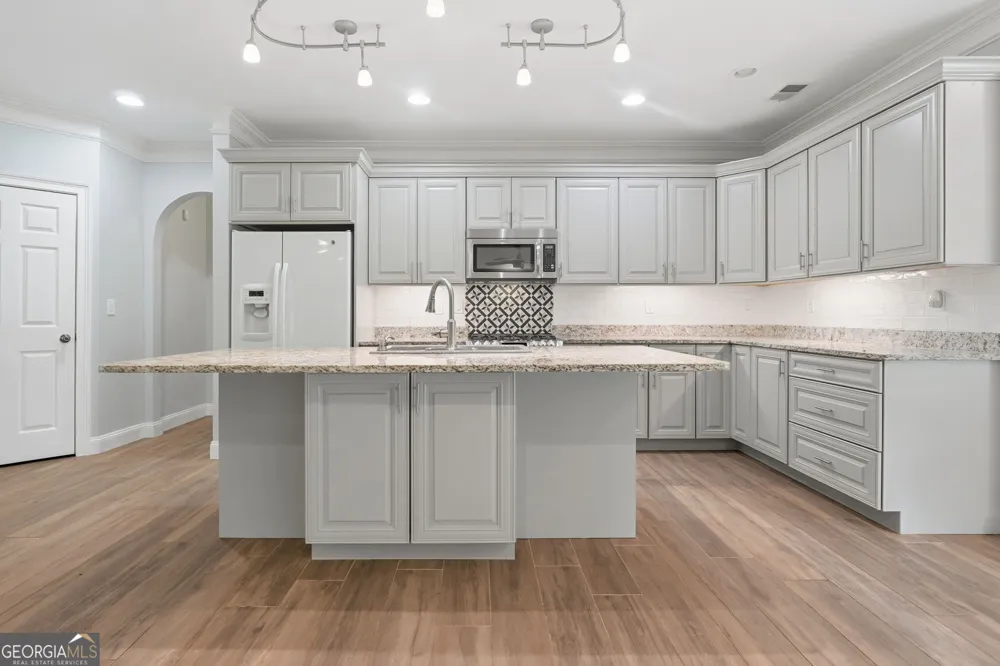 5369 Secretariat LN Sugar Hill, GA 30518