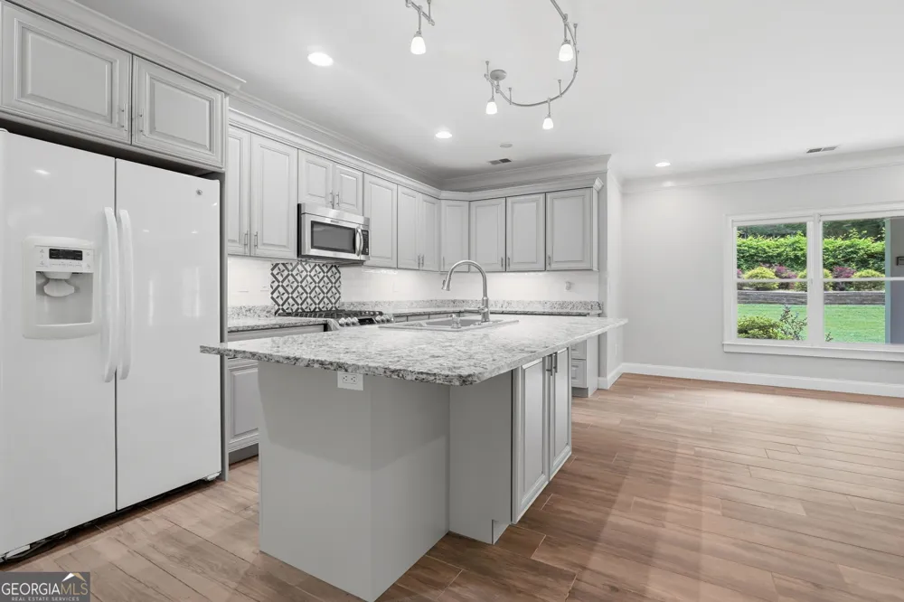 5369 Secretariat LN Sugar Hill, GA 30518