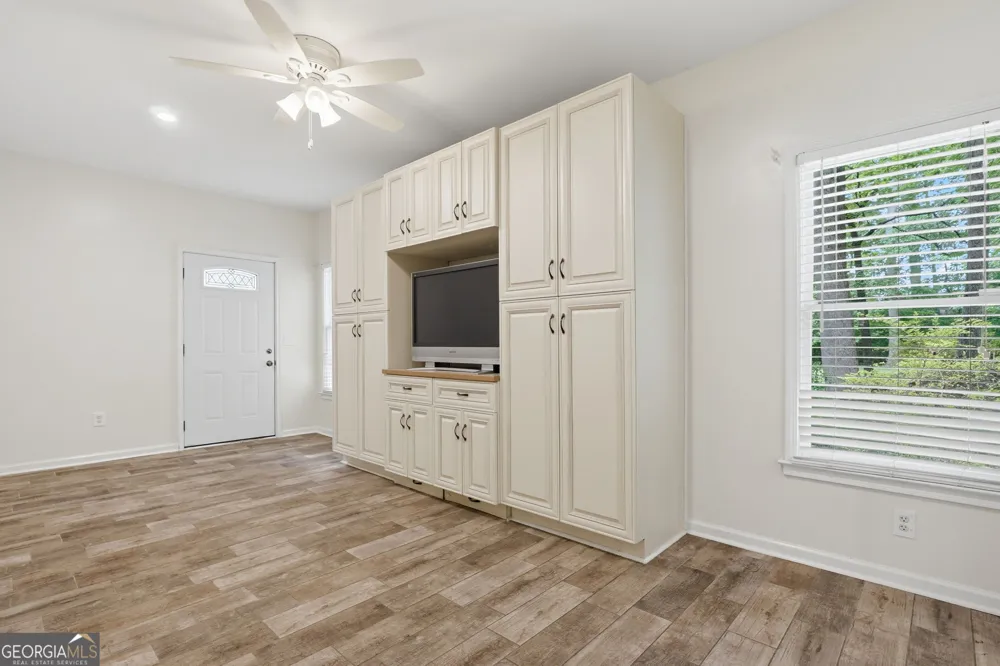 5369 Secretariat LN Sugar Hill, GA 30518
