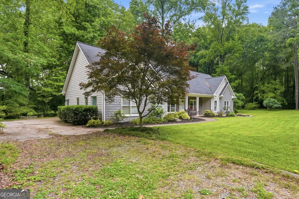 5369 Secretariat LN Sugar Hill, GA 30518