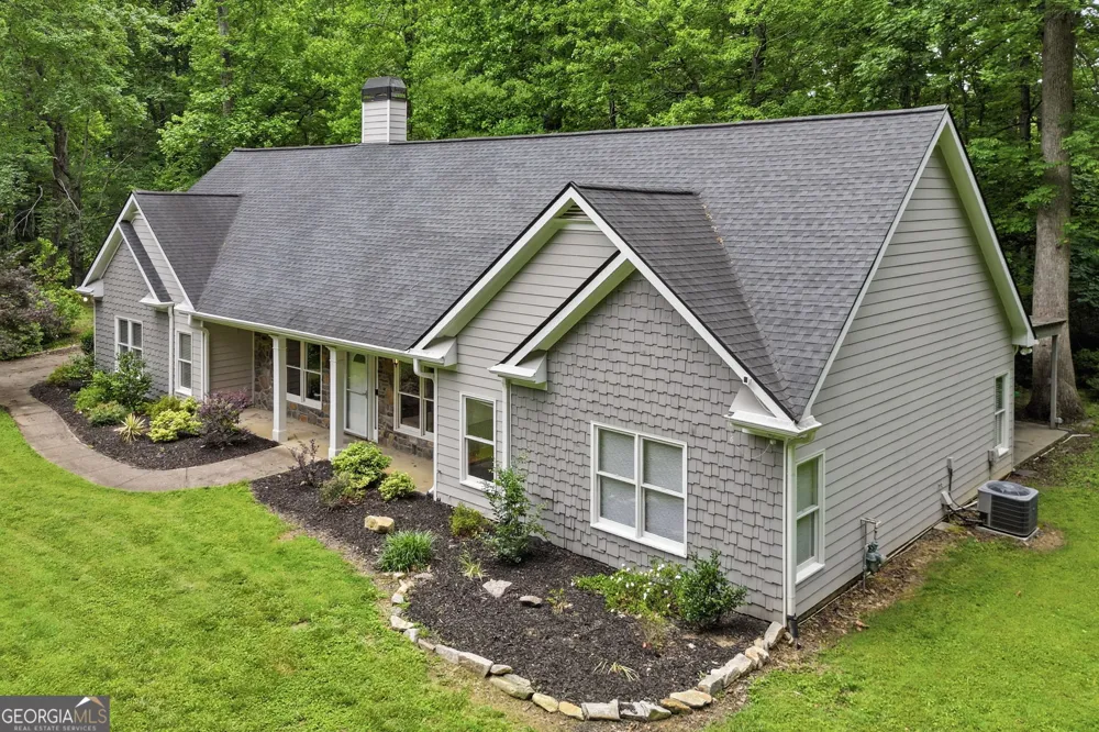 5369 Secretariat LN Sugar Hill, GA 30518