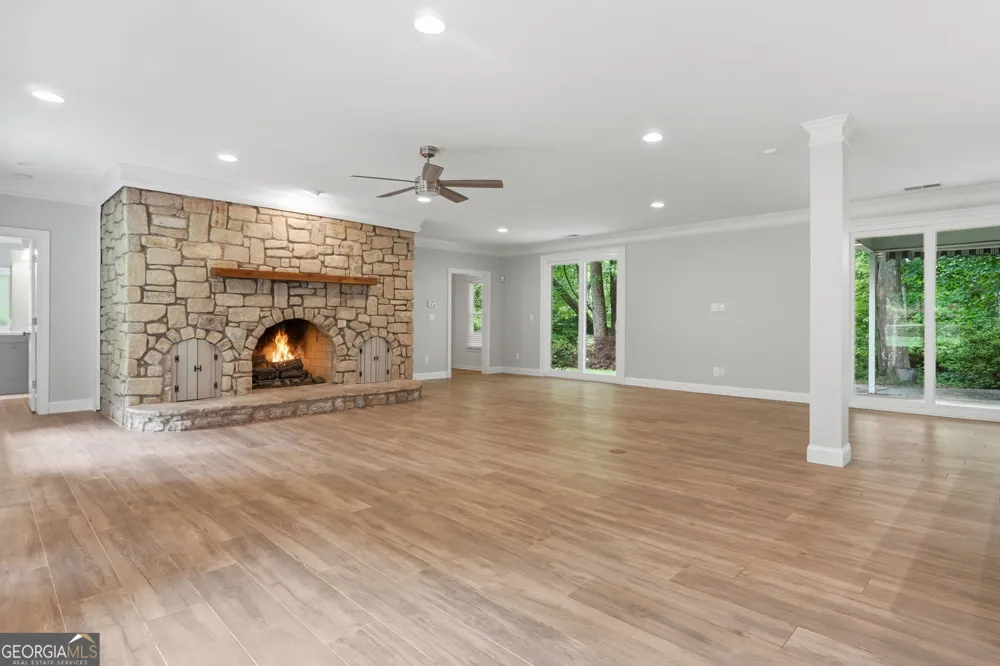 5369 Secretariat LN Sugar Hill, GA 30518