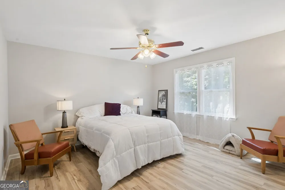 160 Kylemore PASS Tyrone, GA 30290