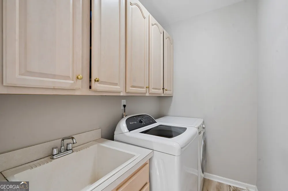 160 Kylemore PASS Tyrone, GA 30290