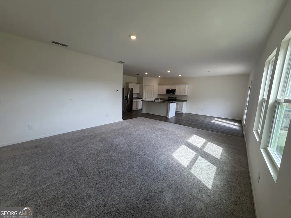 303 Hyde PARK Winder, GA 30680