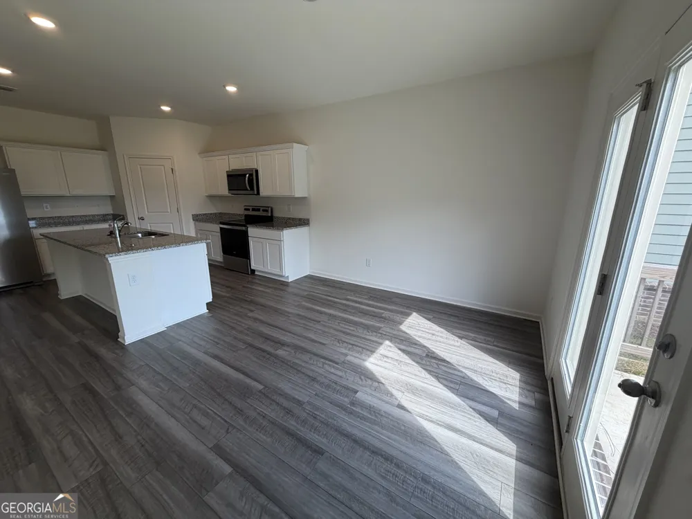 303 Hyde PARK Winder, GA 30680