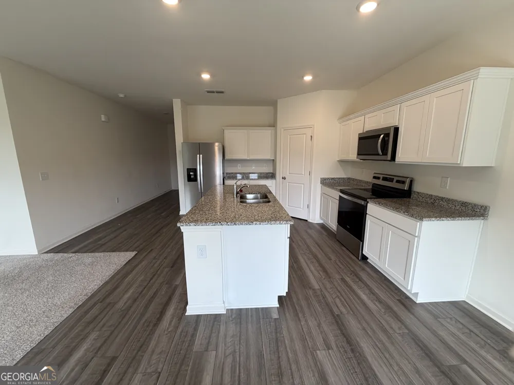 303 Hyde PARK Winder, GA 30680