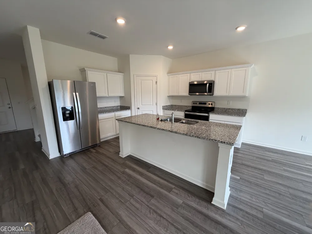 303 Hyde PARK Winder, GA 30680