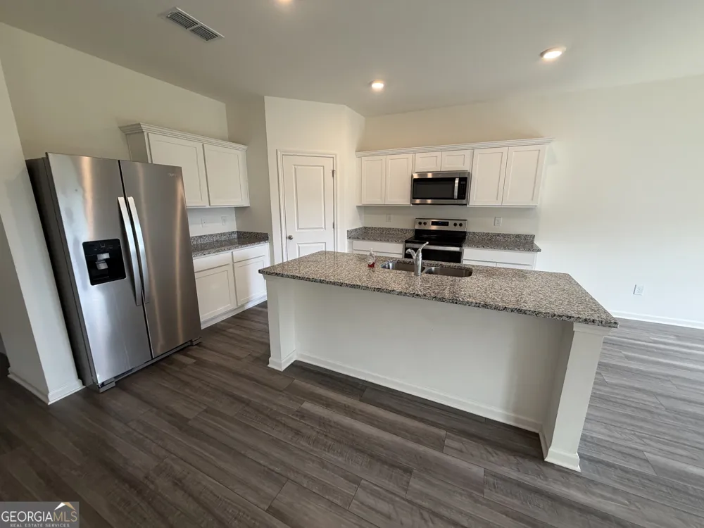 303 Hyde PARK Winder, GA 30680