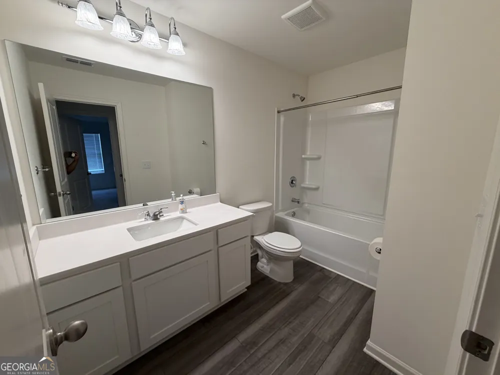 303 Hyde PARK Winder, GA 30680