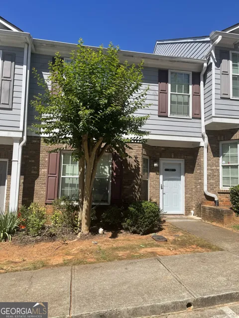 4911 Walden Lake SQ