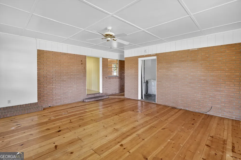 310 S Leroy ST Metter, GA 30439