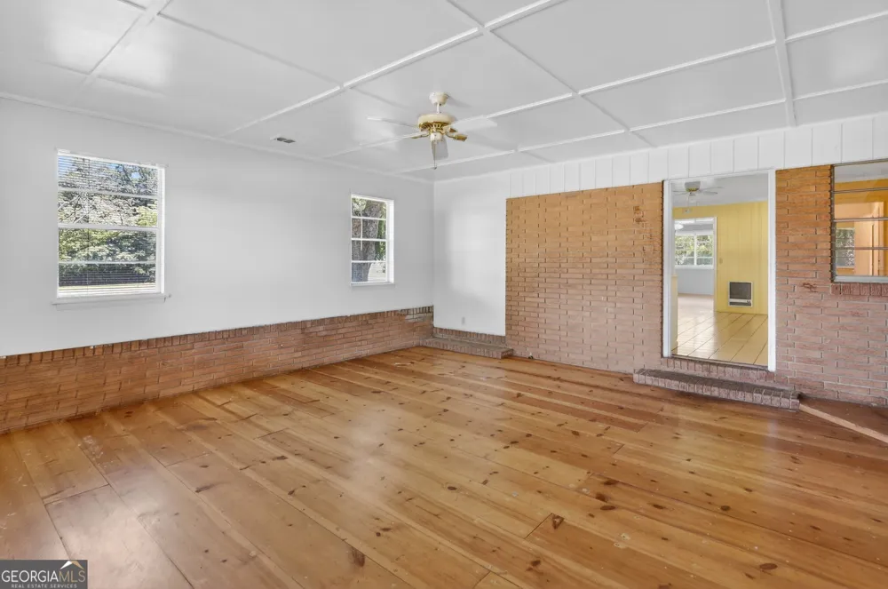 310 S Leroy ST Metter, GA 30439
