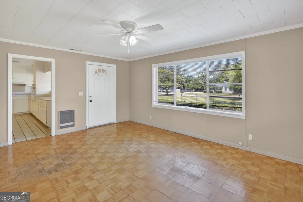 310 S Leroy ST Metter, GA 30439