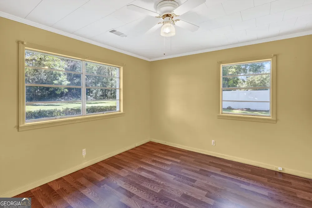 310 S Leroy ST Metter, GA 30439